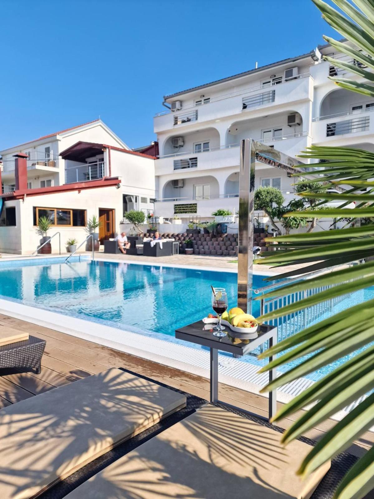 Apartments Silva With A View Of Sea Трогир Екстериор снимка