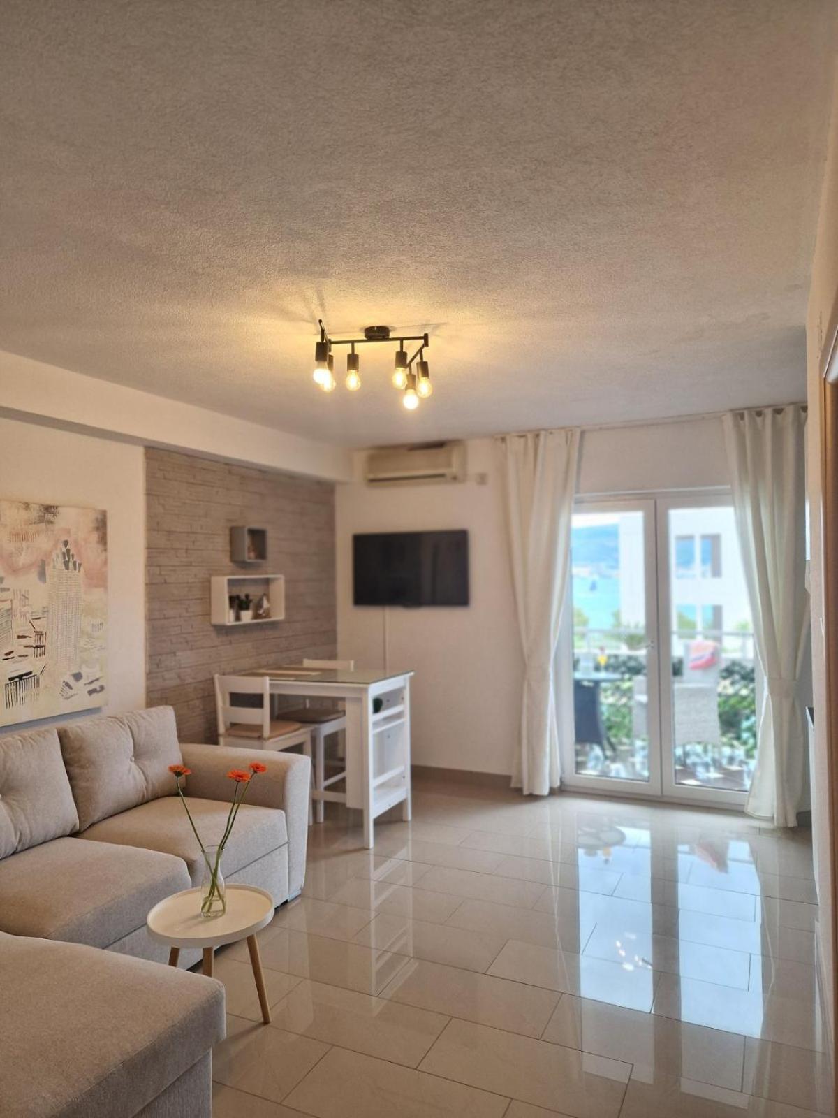 Apartments Silva With A View Of Sea Трогир Екстериор снимка
