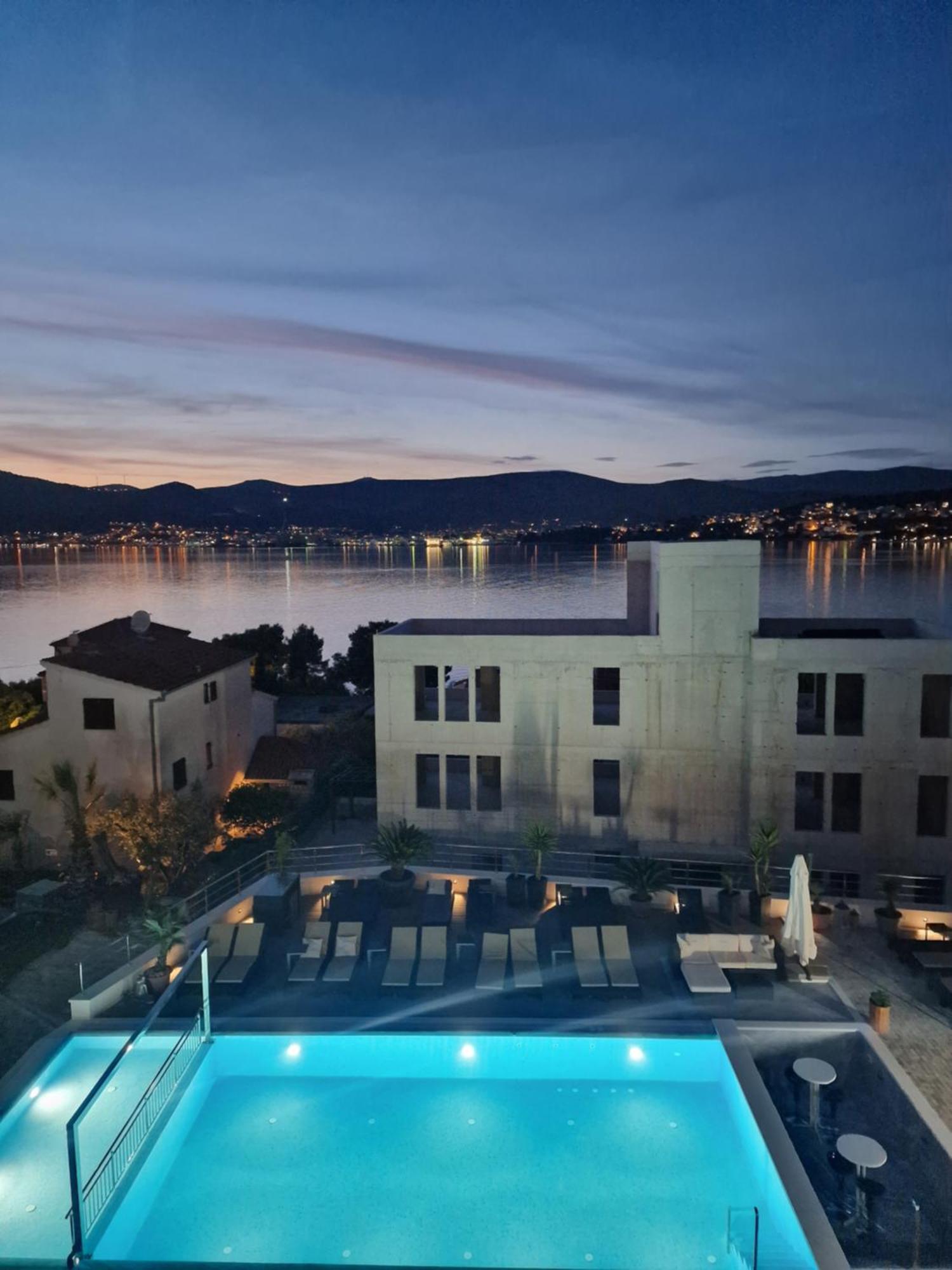 Apartments Silva With A View Of Sea Трогир Екстериор снимка