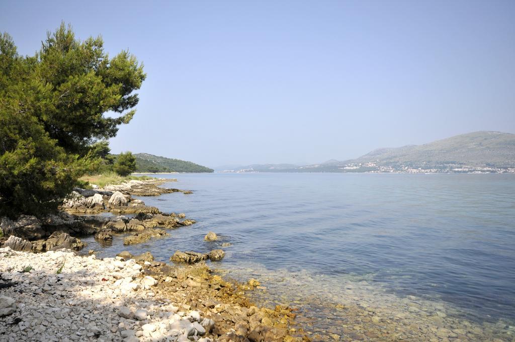 Apartments Silva With A View Of Sea Трогир Екстериор снимка