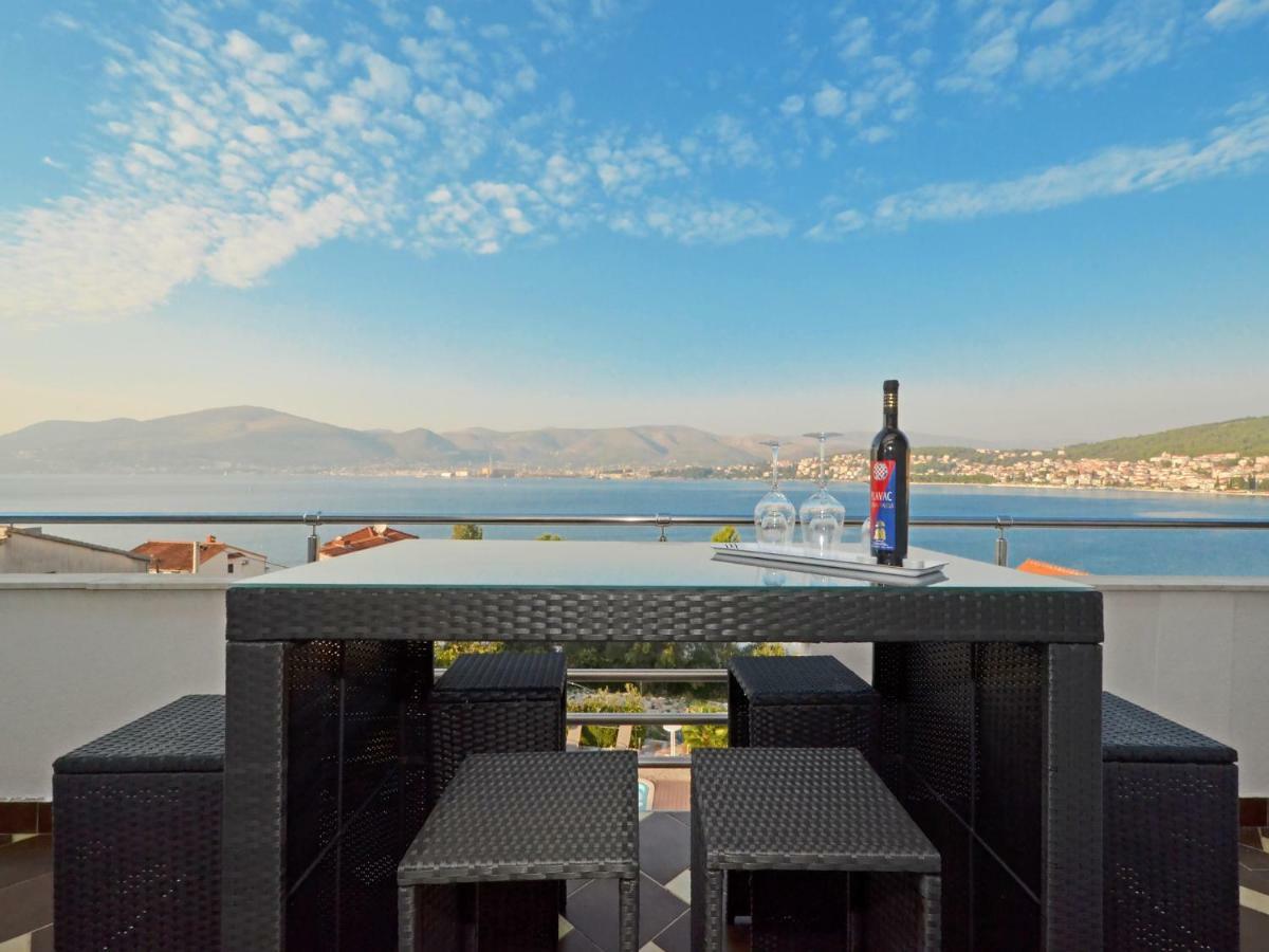 Apartments Silva With A View Of Sea Трогир Екстериор снимка