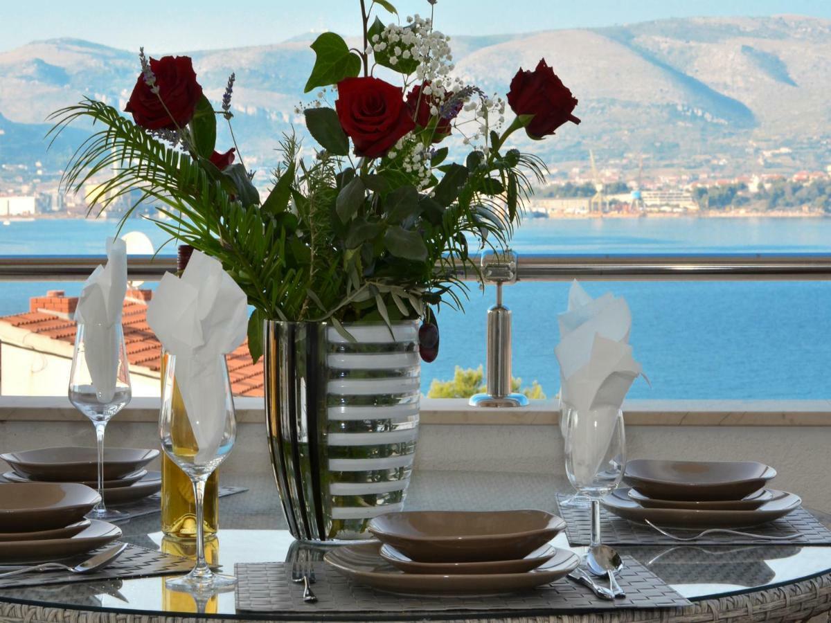 Apartments Silva With A View Of Sea Трогир Екстериор снимка