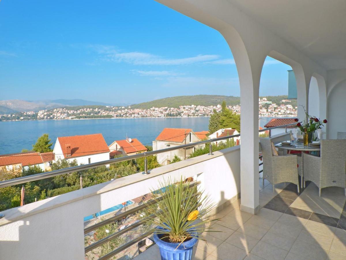 Apartments Silva With A View Of Sea Трогир Екстериор снимка